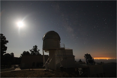 
APOGEE observes when the Moon is out when observations in optical light are not efficient. <i>Image Credit: S. Majewski</i>.
